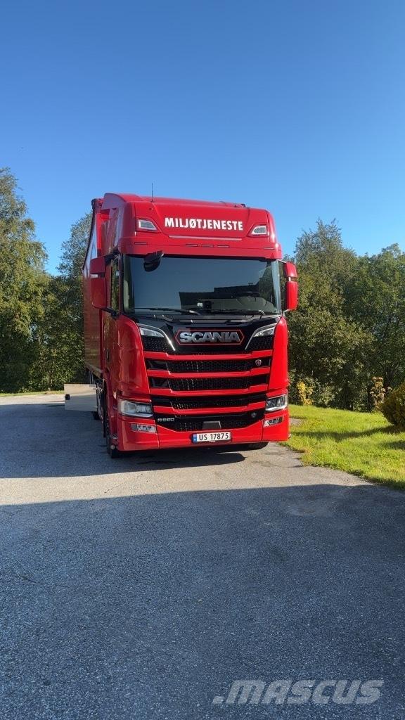 Scania R 590 Autocarri per segatura e cippato