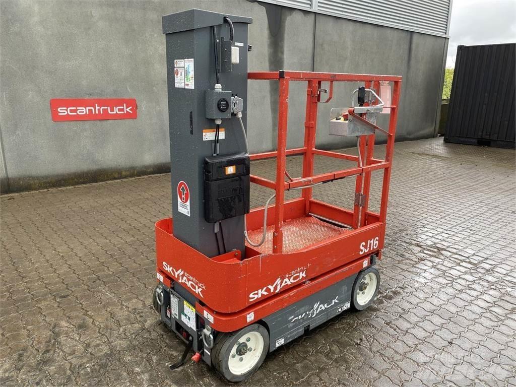 SkyJack SJ16 Sollevatori verticali