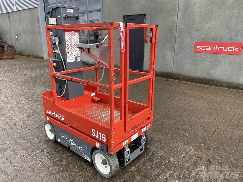 SkyJack SJ16 Sollevatori verticali