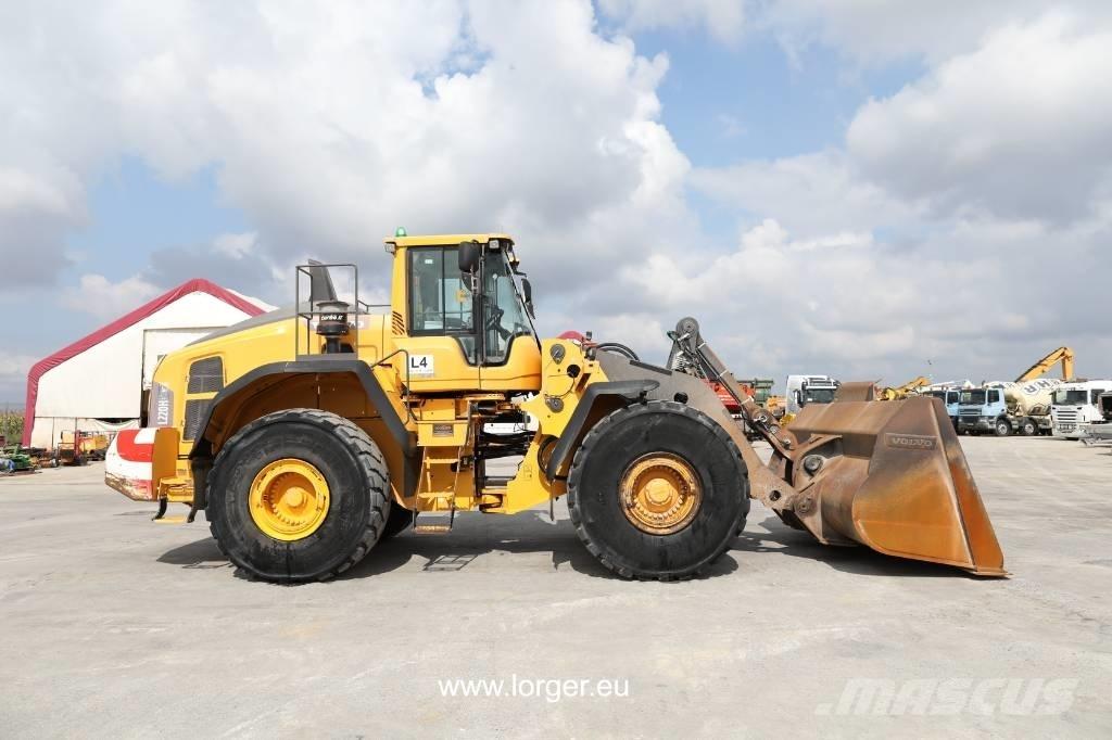Volvo L 220 H Pale gommate