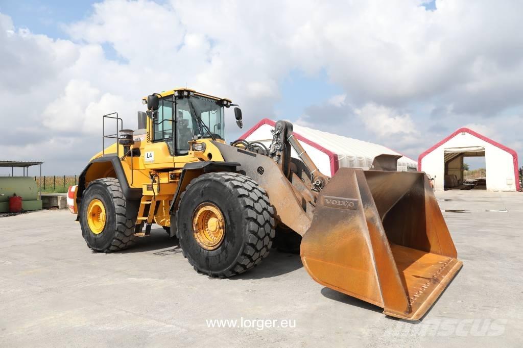 Volvo L 220 H Pale gommate