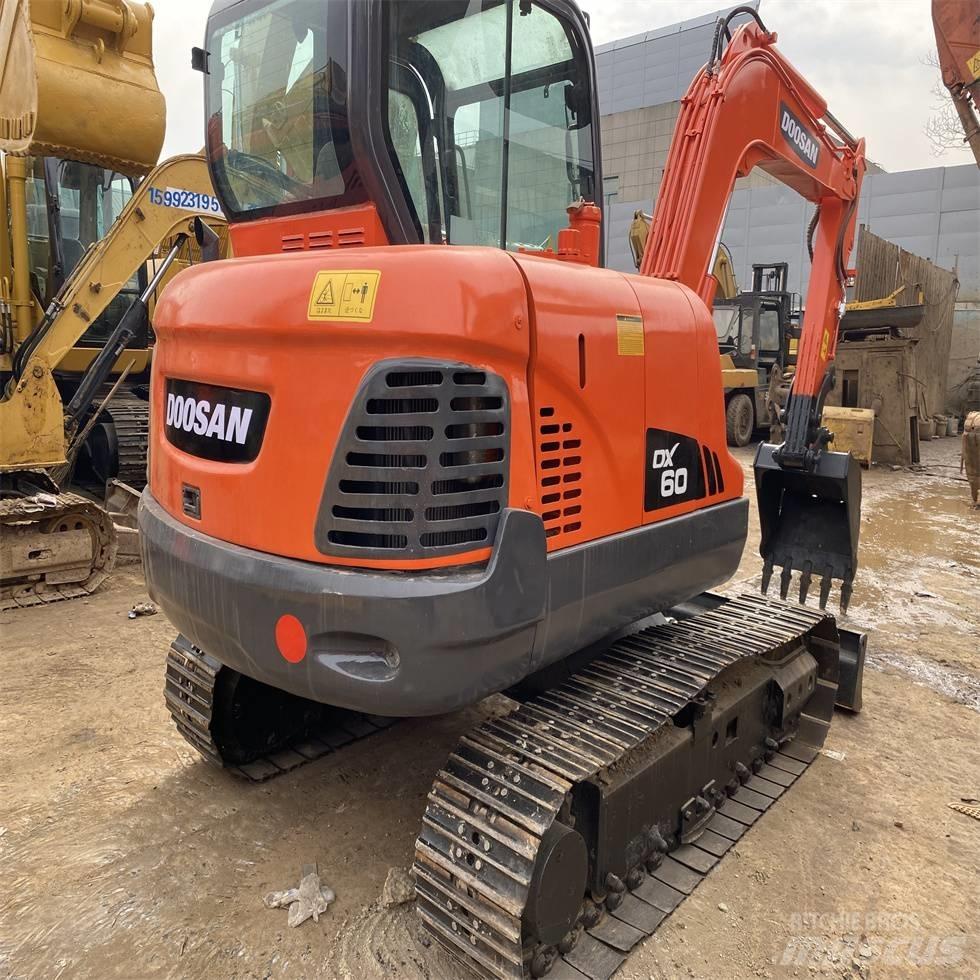 Doosan DX 60 Escavatori cingolati
