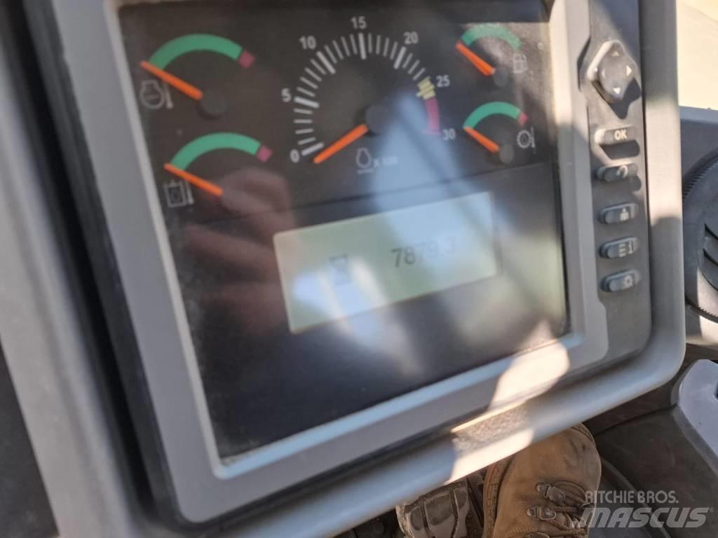 CAT 966K Pale gommate