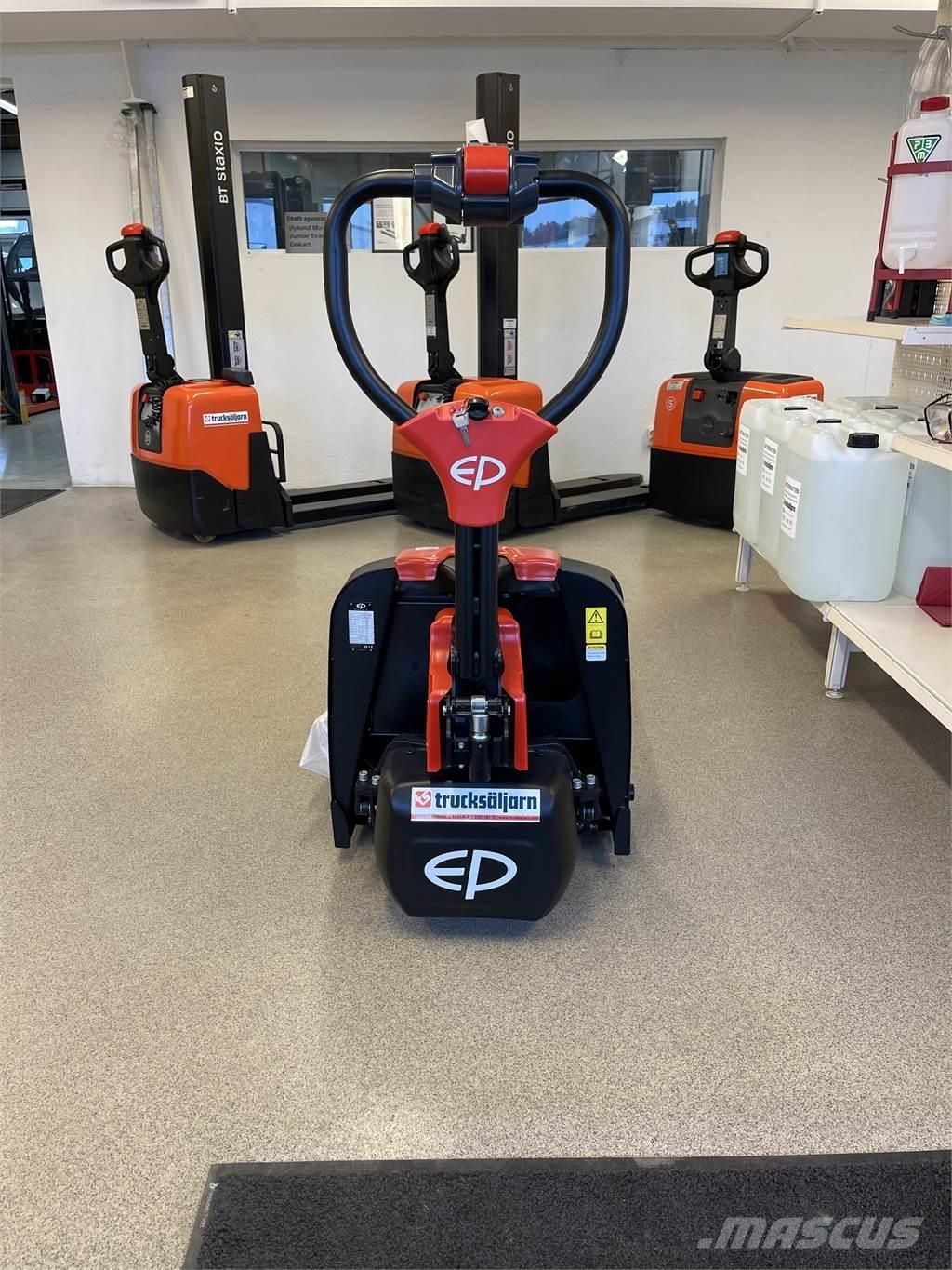 EP Equipment F4 Transpallet uomo a terra