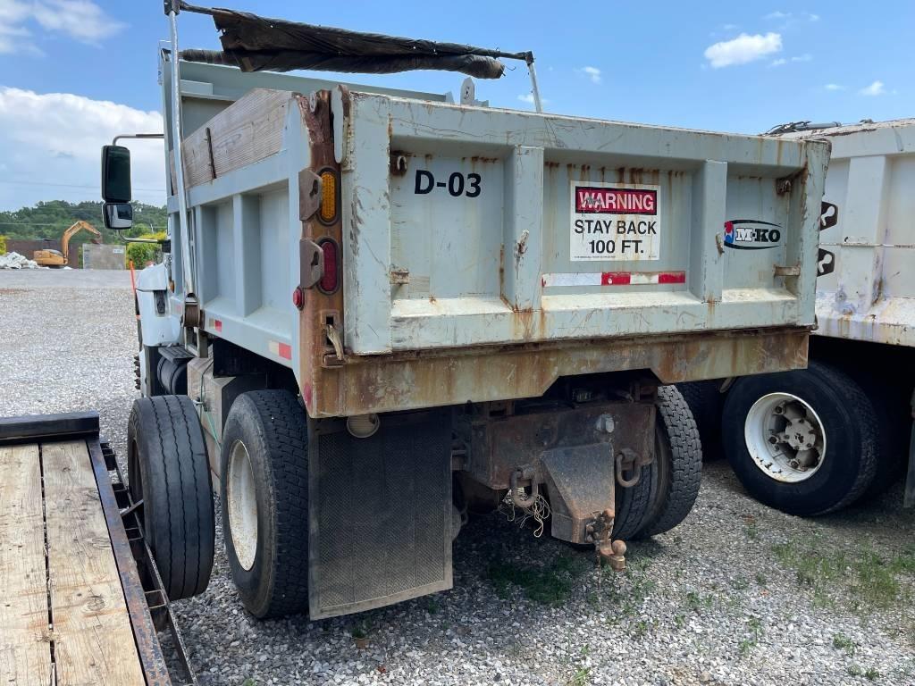 International 7300 Camion ribaltabili