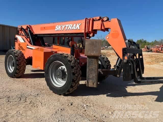 SkyTrak 10054 Sollevatori telescopici