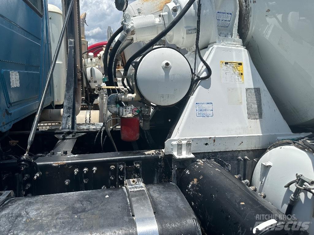 Mack GU 800 Camion altro