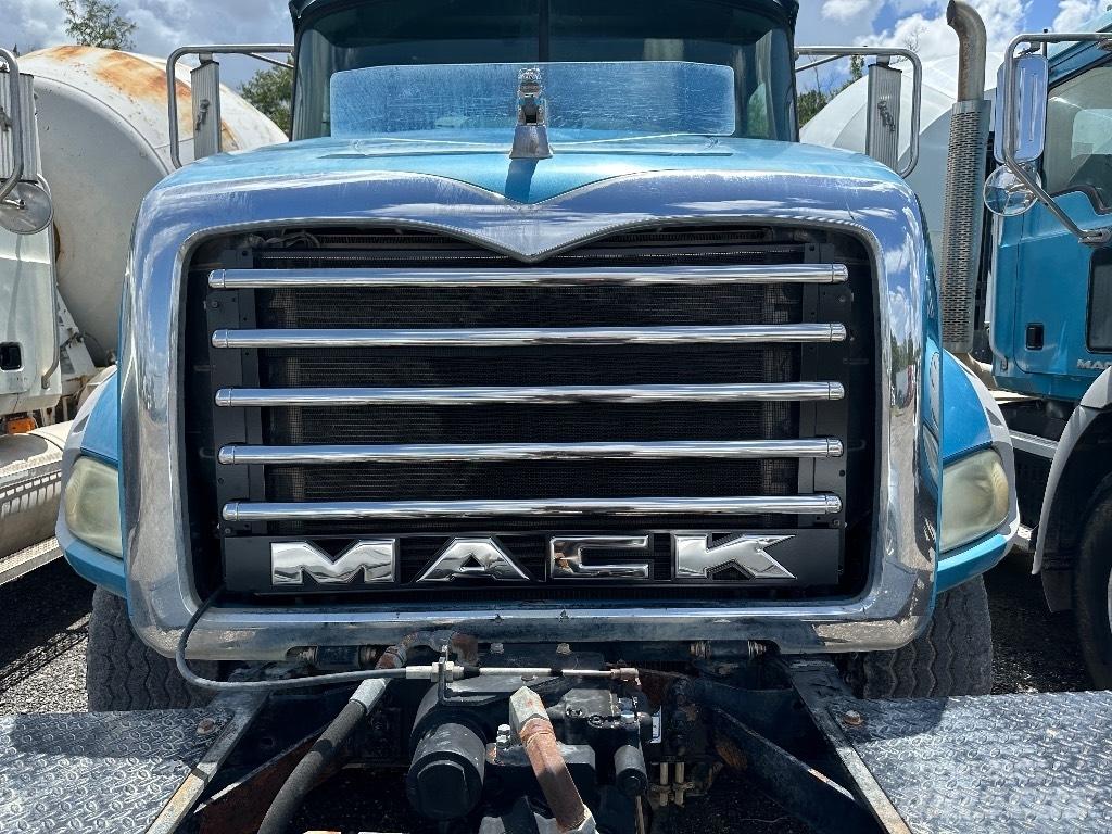 Mack GU 800 Camion altro