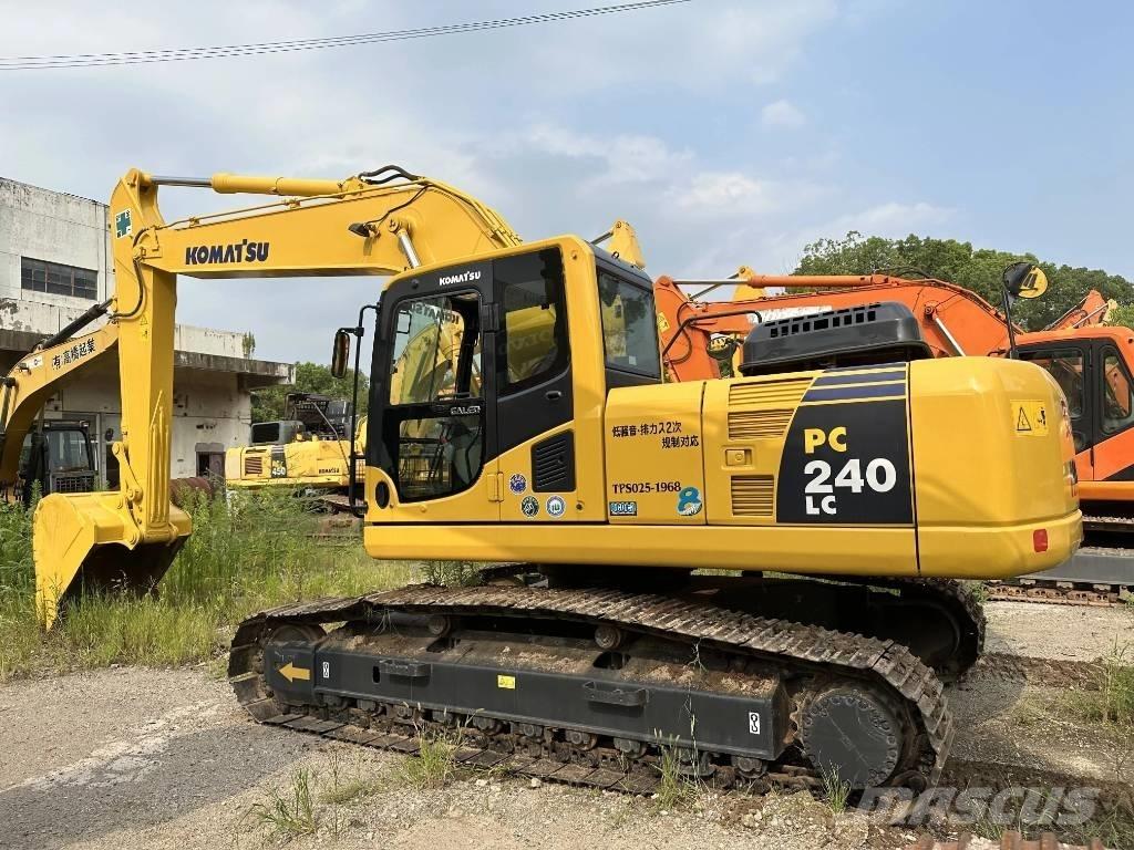 Komatsu PC240-8 Escavatori cingolati