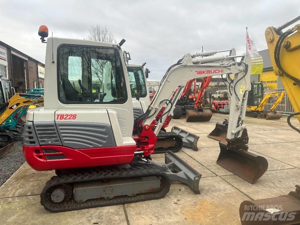 Takeuchi TB228 Miniescavatori