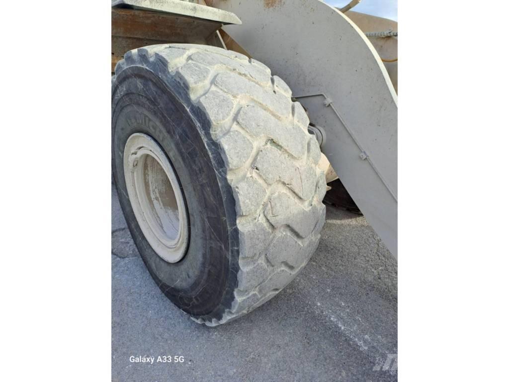 CAT 972 K Pale gommate