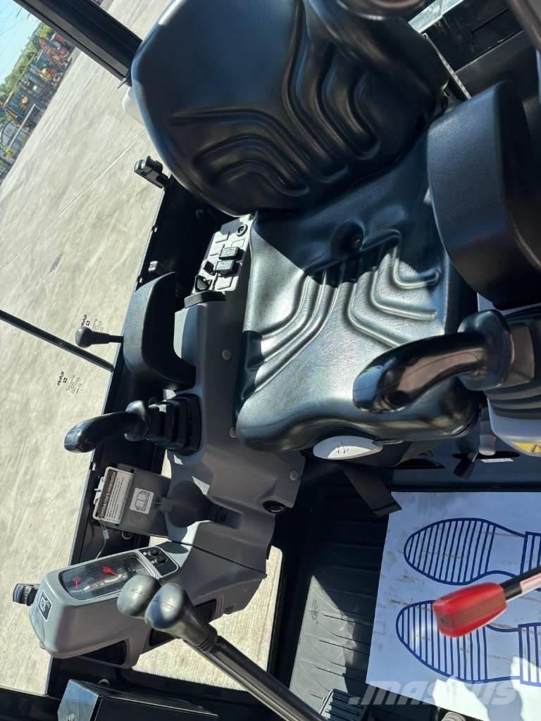Kubota KX 015-4 Miniescavatori