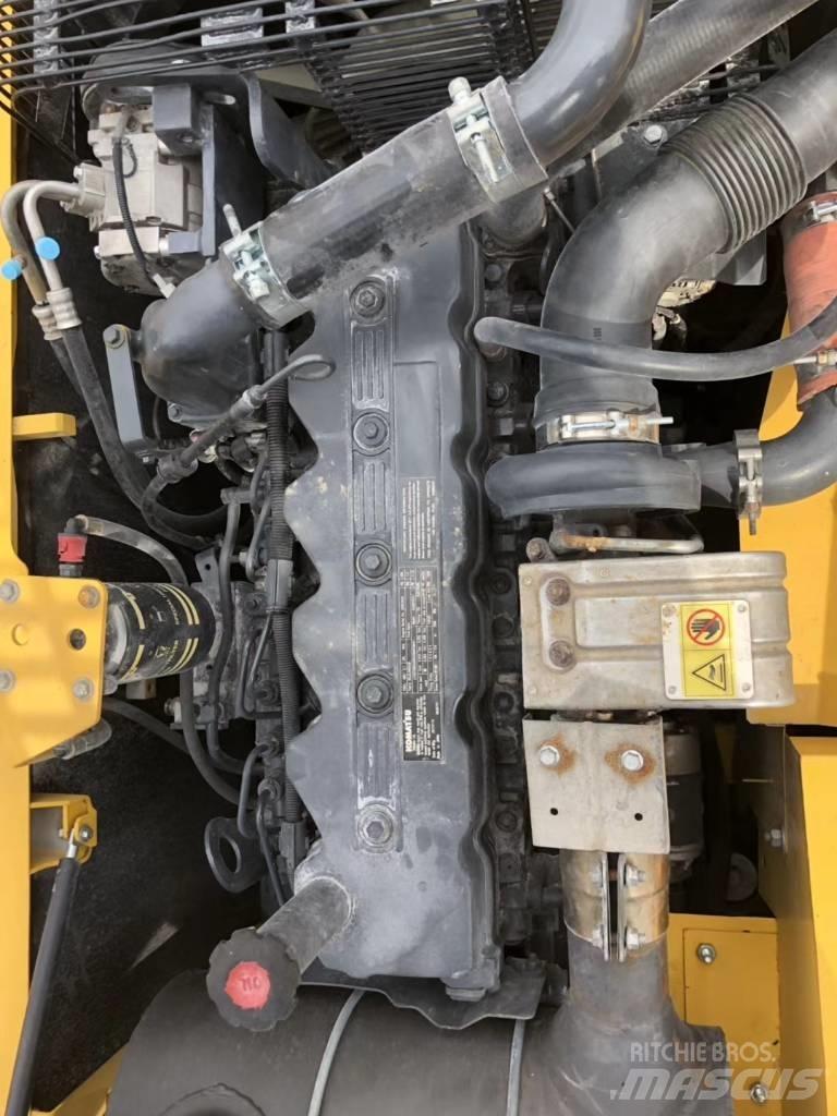 Komatsu 210LC-8 Escavatori cingolati