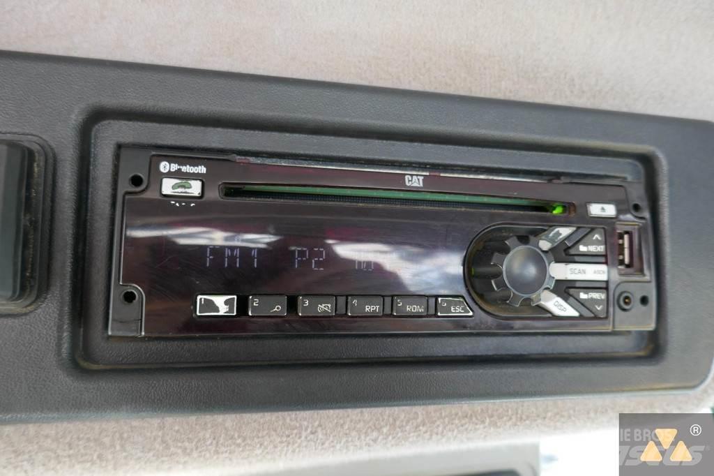 CAT 980M Pale gommate