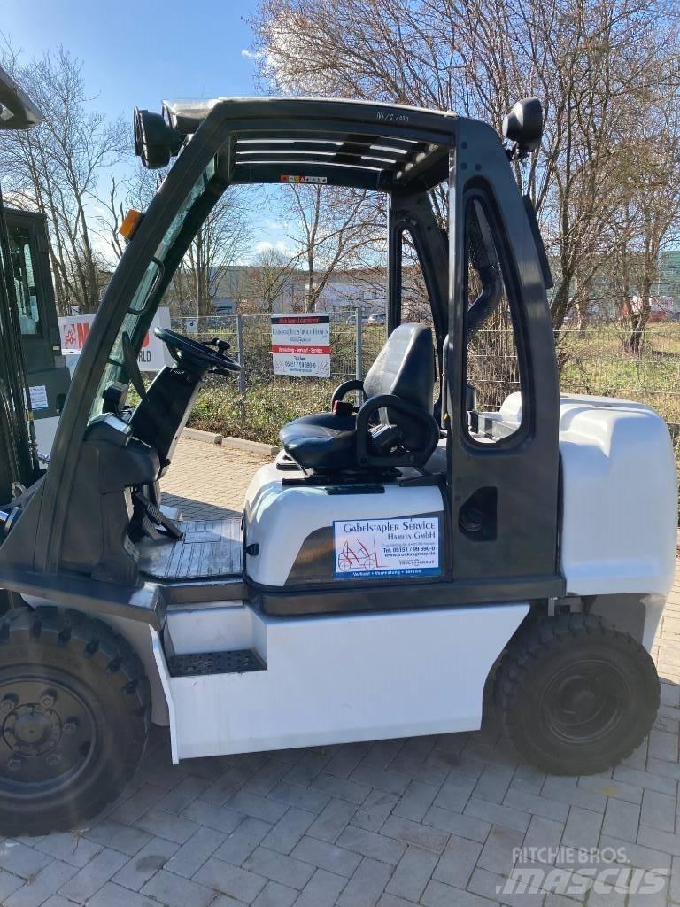 Nissan YG1D2A32Q Carrelli elevatori diesel