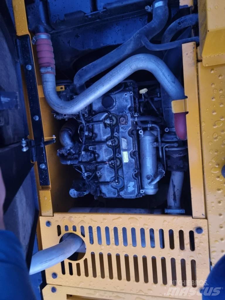 JCB JS 160 LC Escavatori cingolati