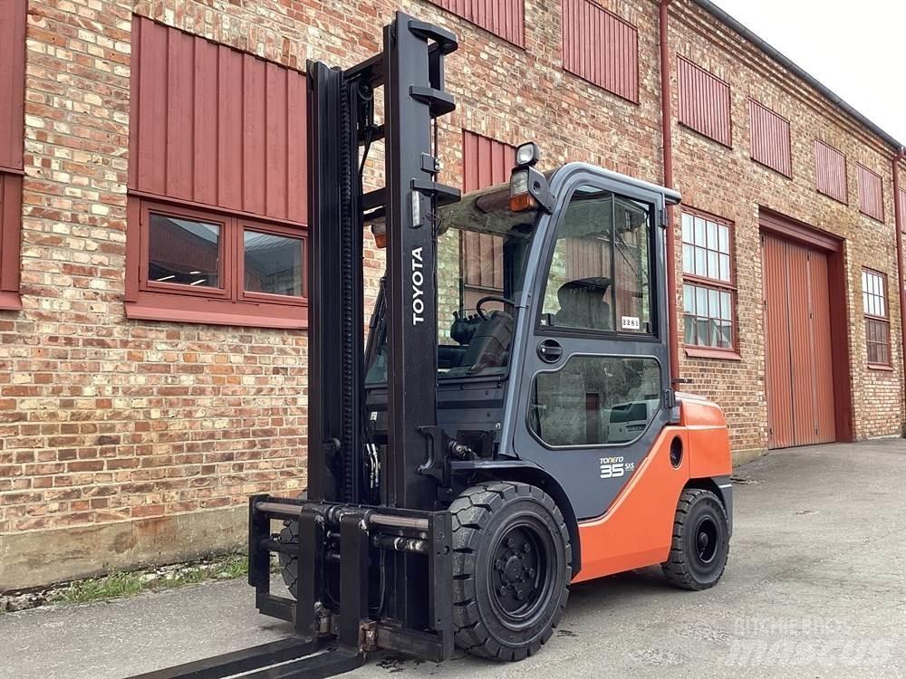 Toyota 8FDJF35 Carrelli elevatori diesel
