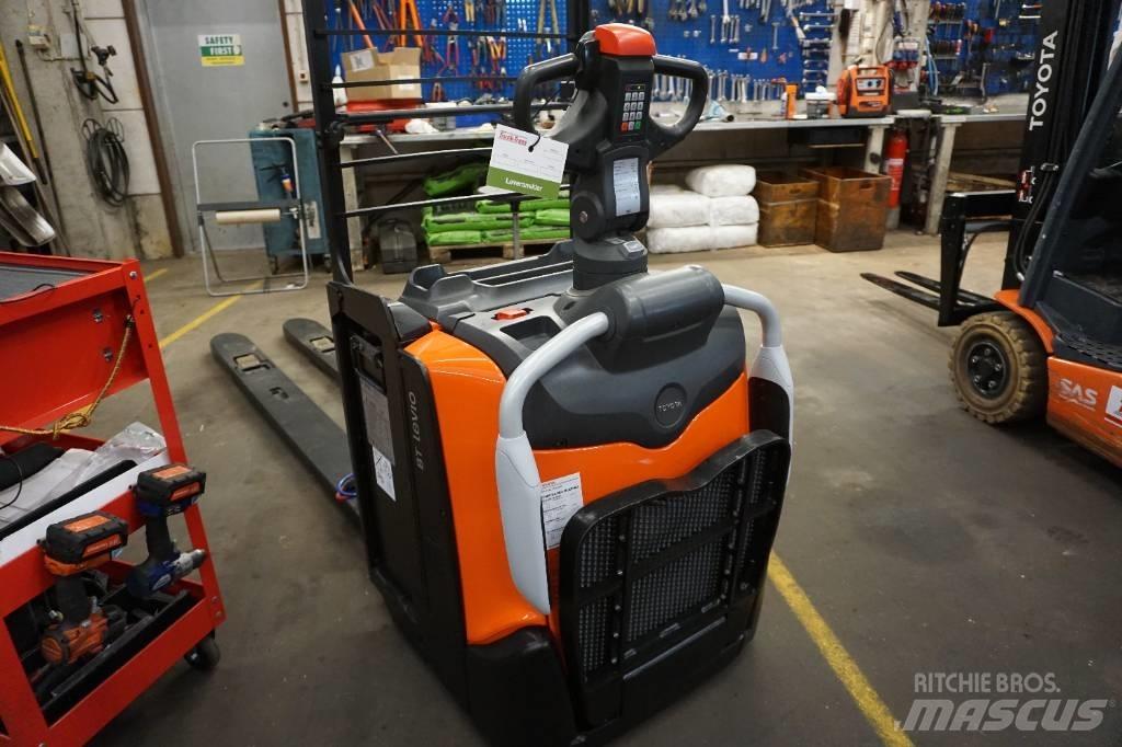 Toyota LPE250 Carrelli elevatori bassi a piattaforma