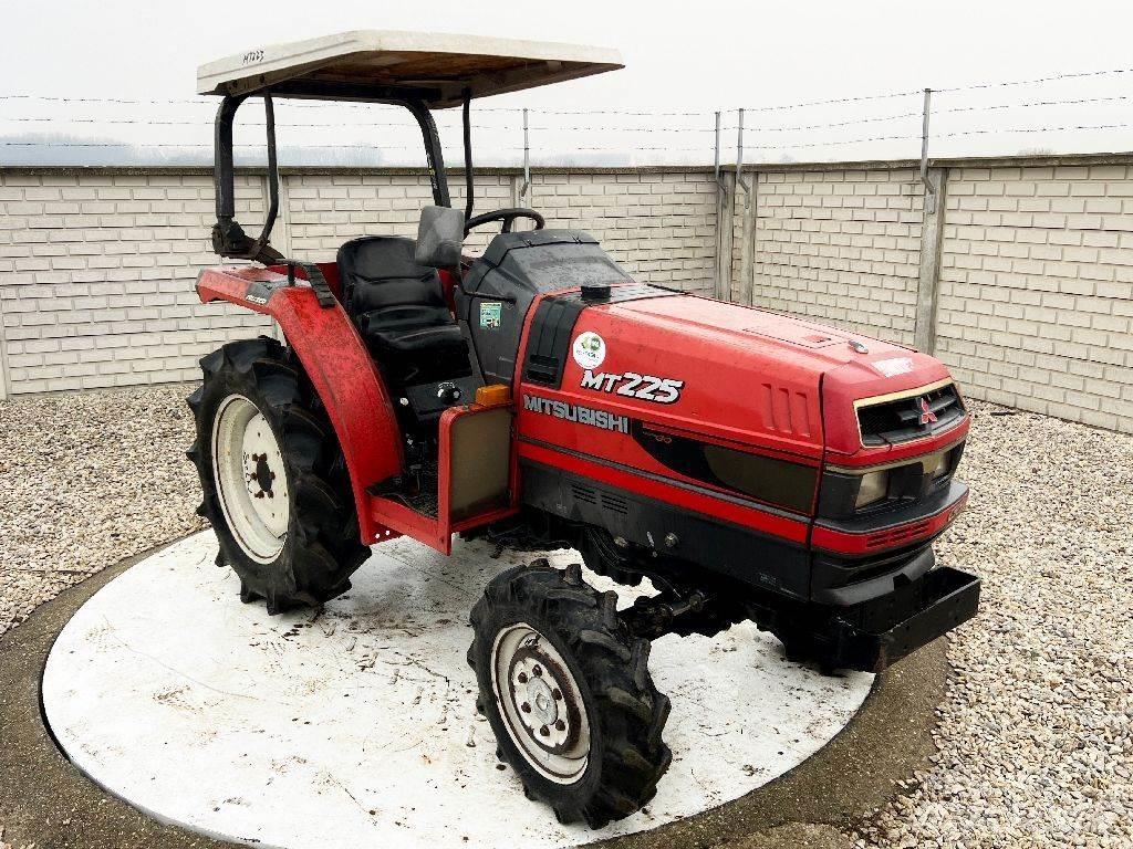 Mitsubishi MT225 Trattori