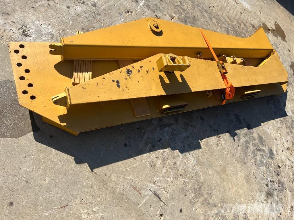 CAT TAILGATE CAT 735 Portelloni posteriori
