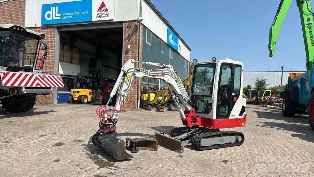 Takeuchi TB225 Miniescavatori