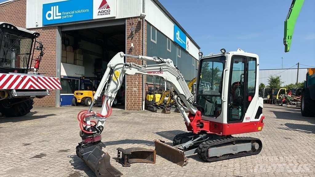 Takeuchi TB225 Miniescavatori