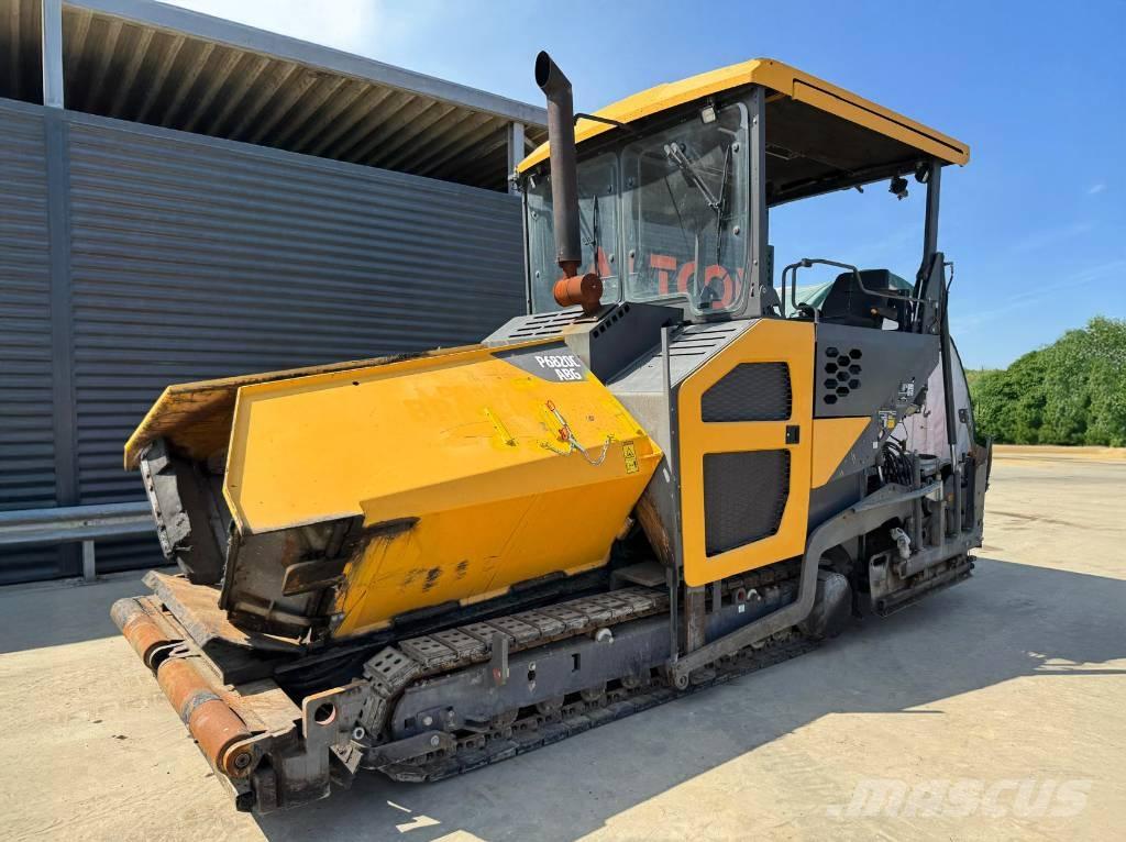 Volvo P 6820C Finitrici