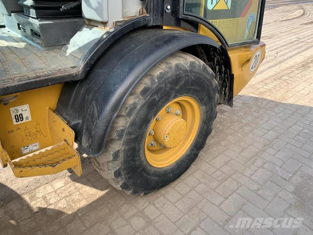 CAT 906 Pale gommate