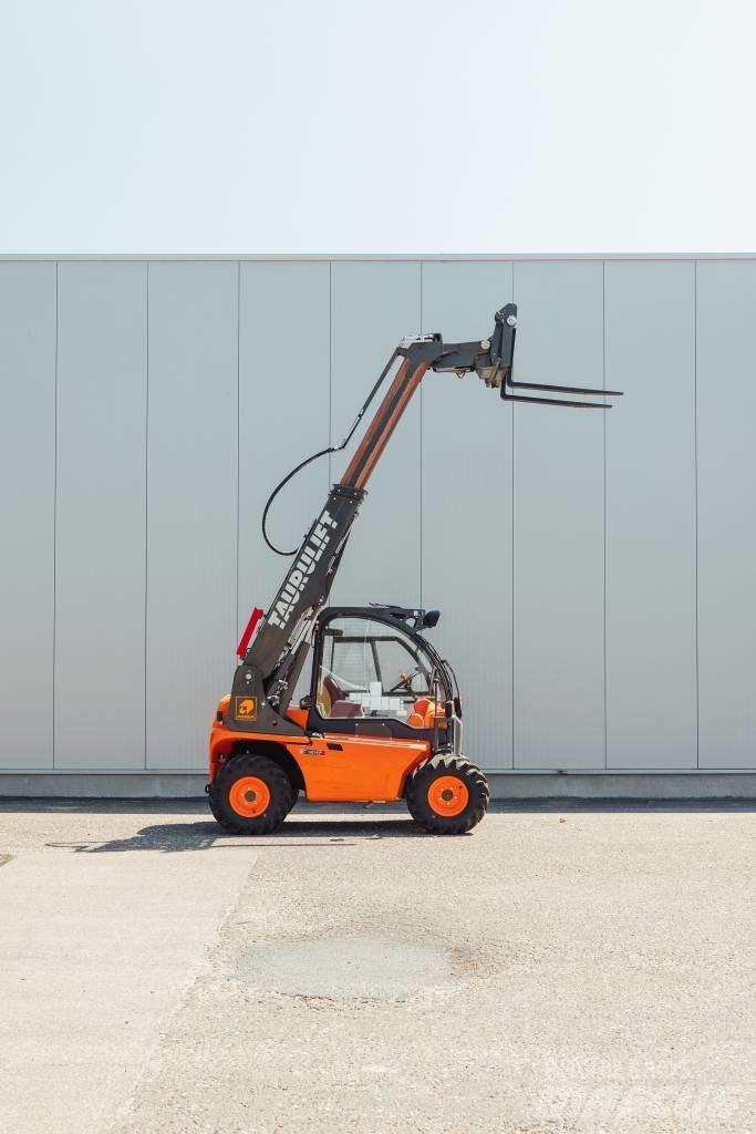 Ausa T 144 H Sollevatori telescopici