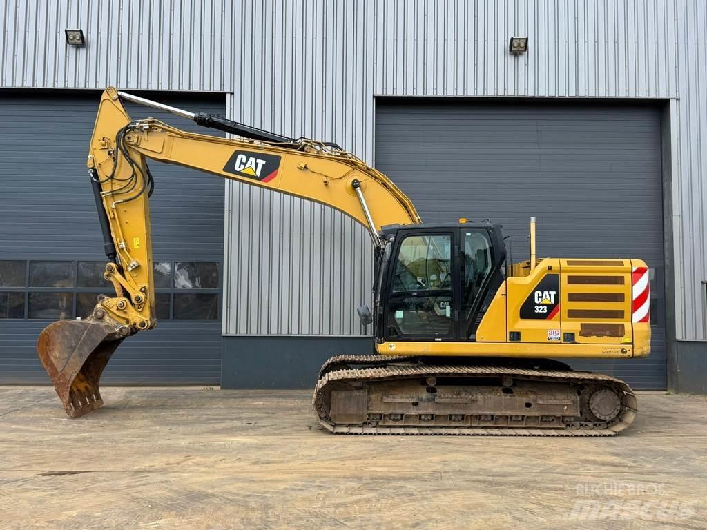 CAT 323 Escavatori cingolati