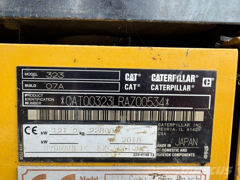 CAT 323 Escavatori cingolati