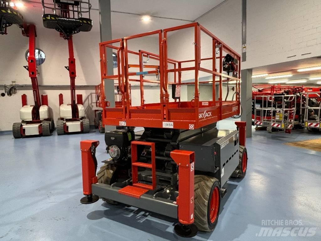 SkyJack SJ 6832 RTE Piattaforme a pantografo