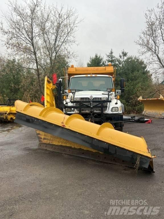 International 7400 Lame spazzaneve e aratri