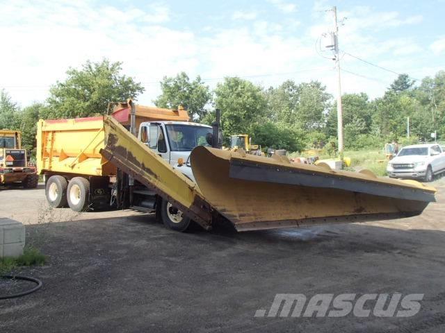International 7400 Lame spazzaneve e aratri