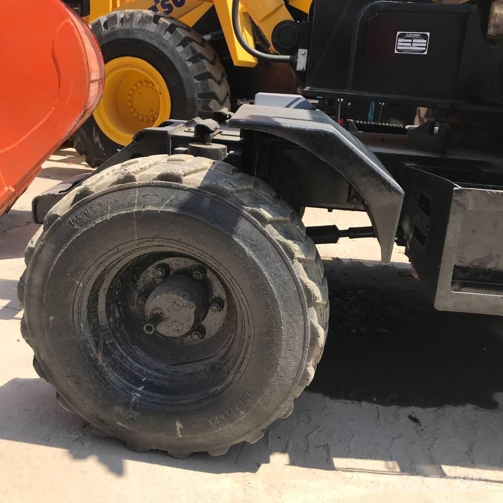 Hyundai 60 W Escavatori gommati