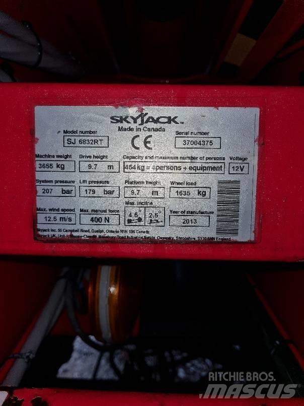 SkyJack SJ 6832 Piattaforme a pantografo
