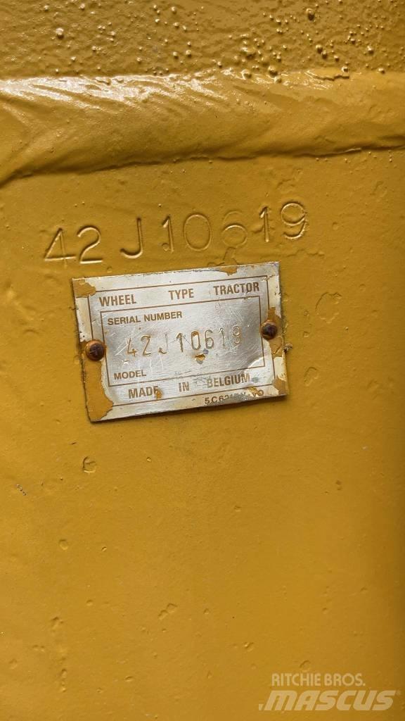 CAT 966 C Pale gommate