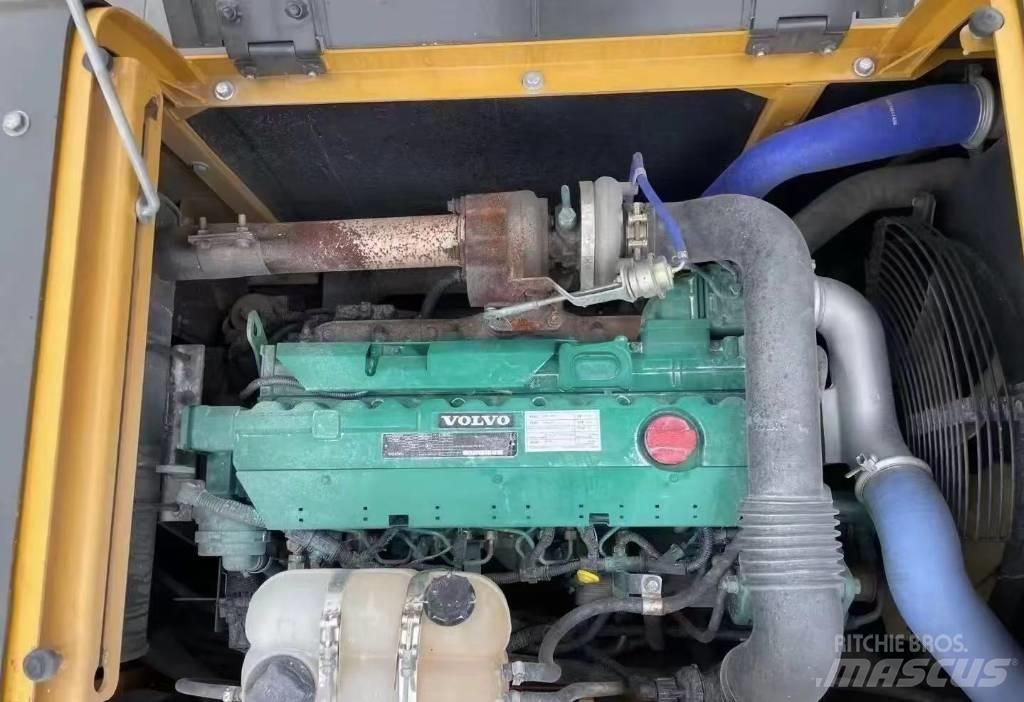 Volvo 210 Escavatori cingolati