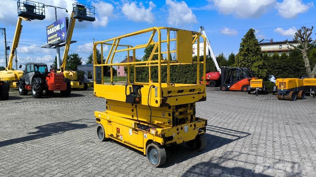 Haulotte Compact 10 Piattaforme a pantografo