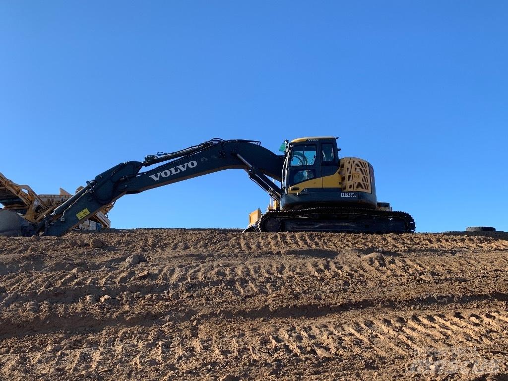 Komatsu 138 us -8 Escavatori cingolati