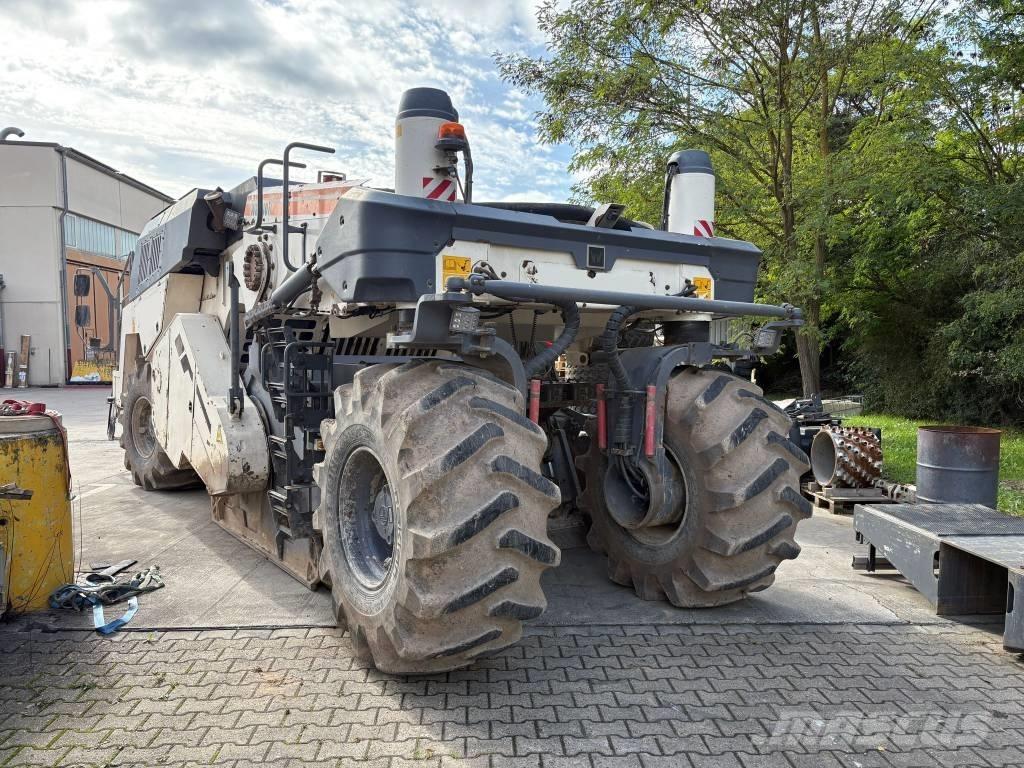Wirtgen WR 240i Riciclatori d'asfalto