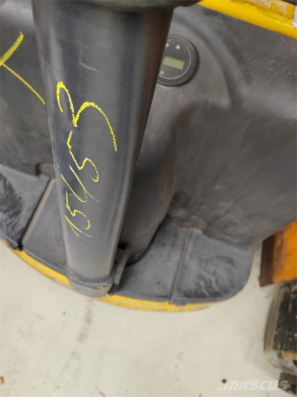 OM TL 18 Transpallet uomo a terra