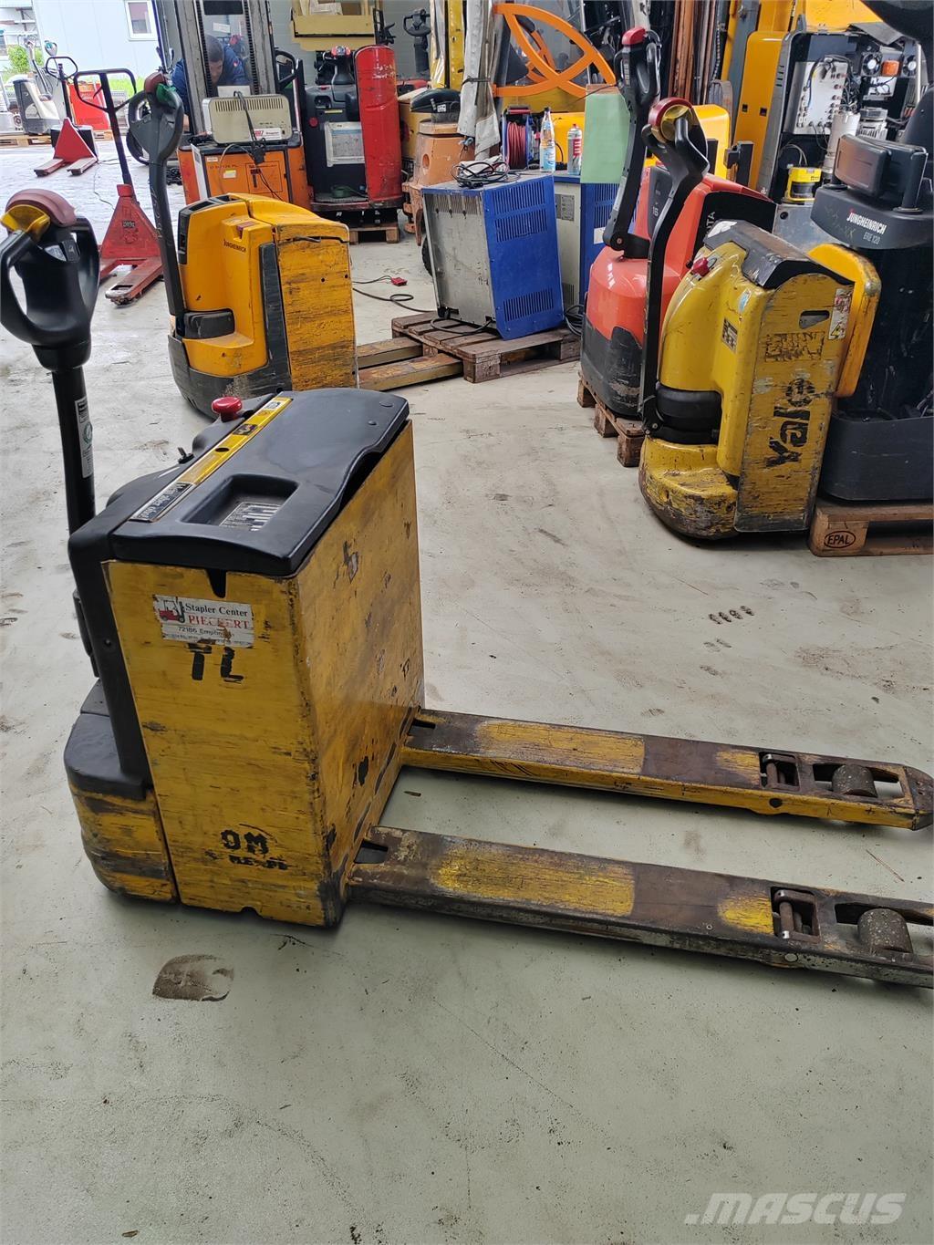 OM TL 18 Transpallet uomo a terra