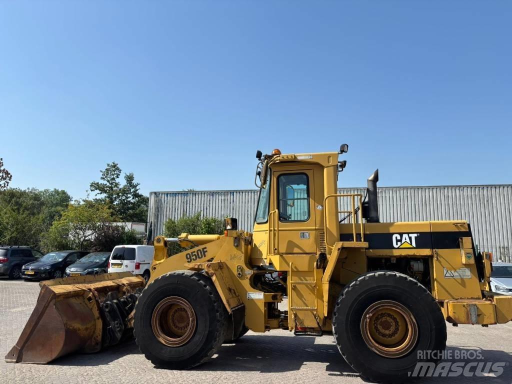 CAT 950 F Pale gommate
