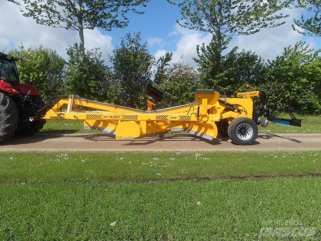 GST VEJHØVL 2550 Motorgraders