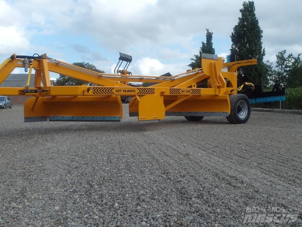 GST VEJHØVL 2550 Motorgraders