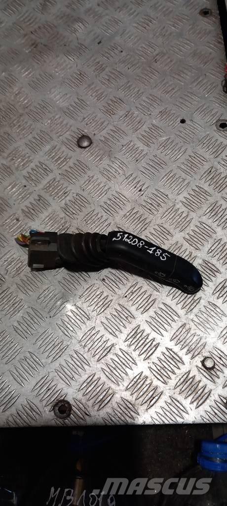 Scania 94 D.     1340103 Cabine e interni
