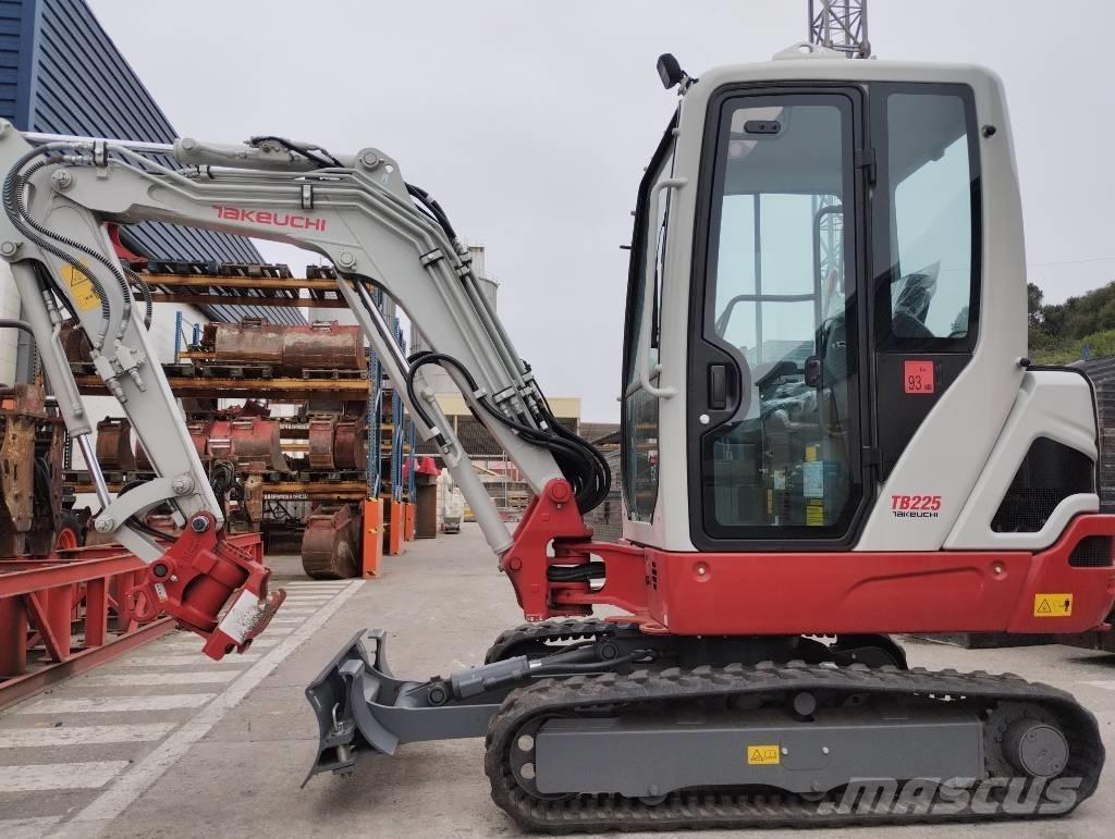Takeuchi TB 225 Miniescavatori