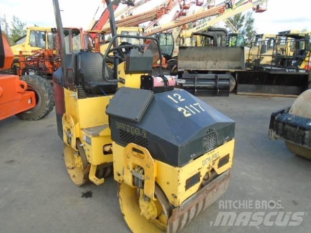 Bomag BW 900-2 Rulli a doppio tamburo