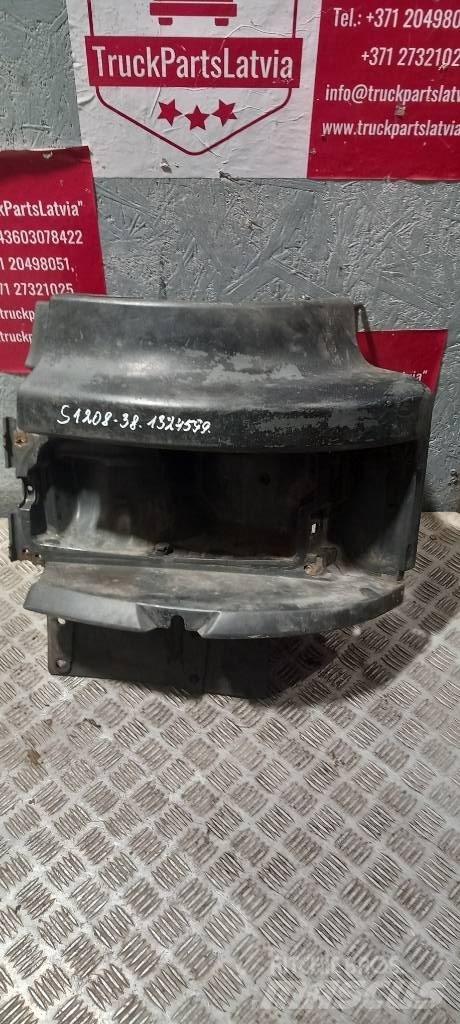 Scania 94 D.  1324599 Cabine e interni